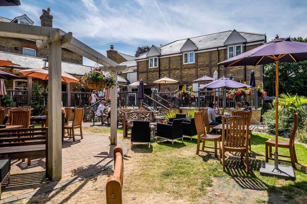 The Foley Hotel Claygate Екстериор снимка