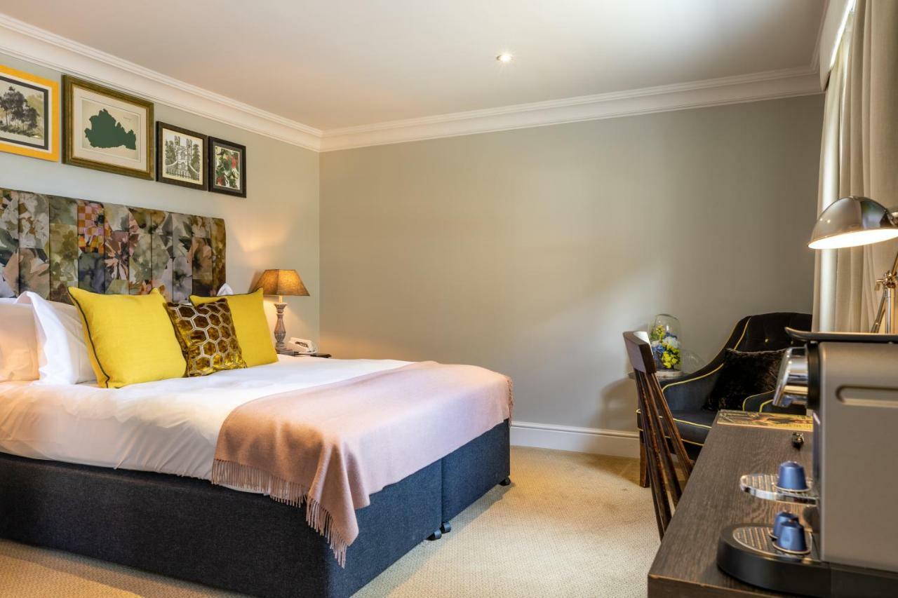 The Foley Hotel Claygate Екстериор снимка