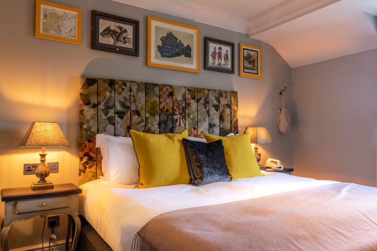 The Foley Hotel Claygate Екстериор снимка