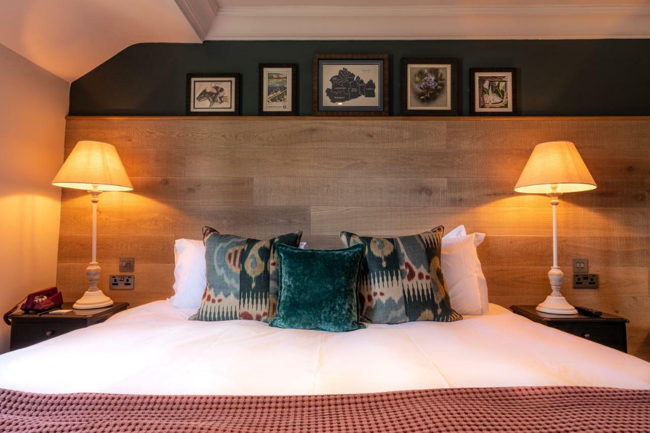 The Foley Hotel Claygate Екстериор снимка
