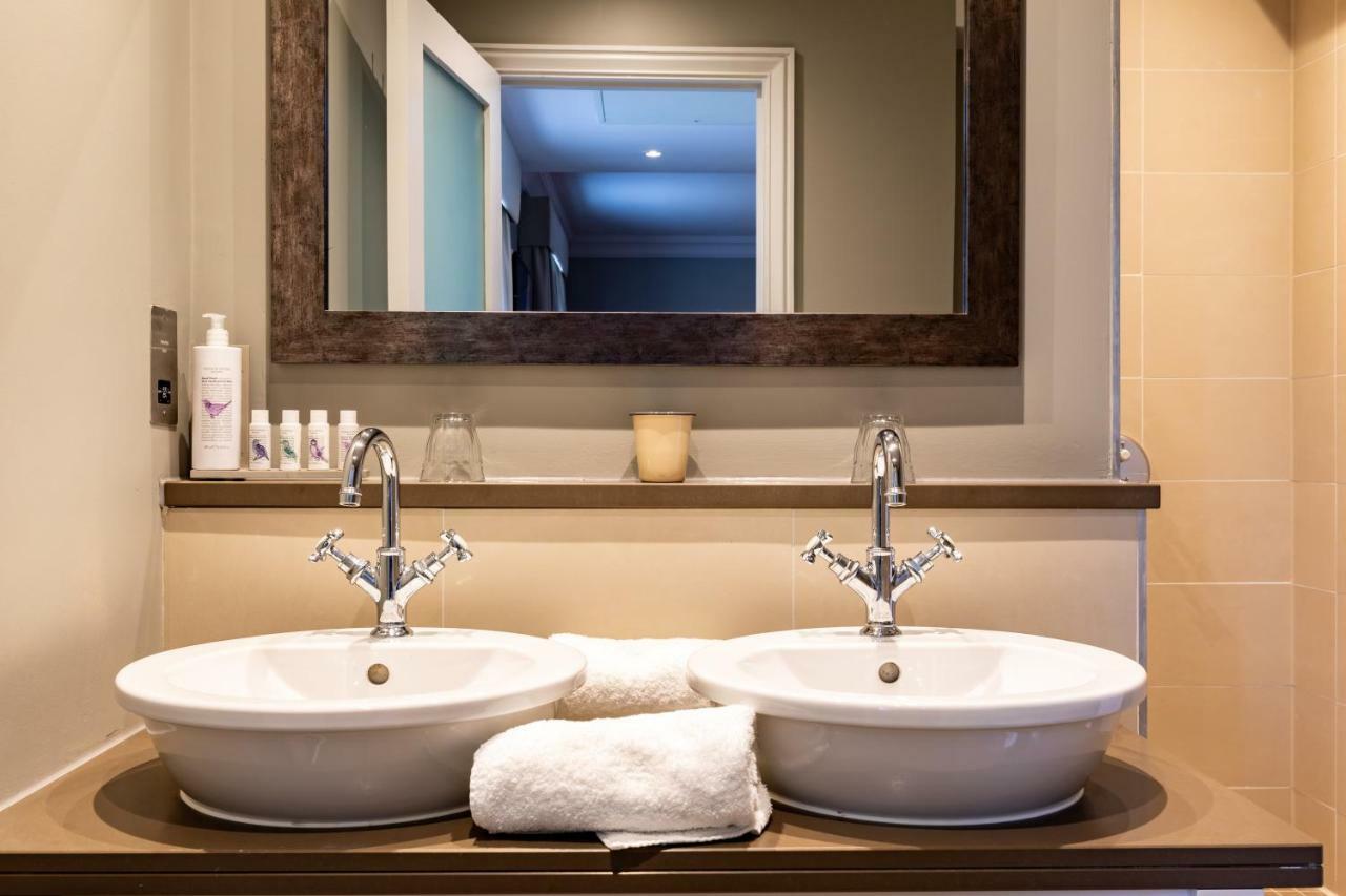 The Foley Hotel Claygate Екстериор снимка