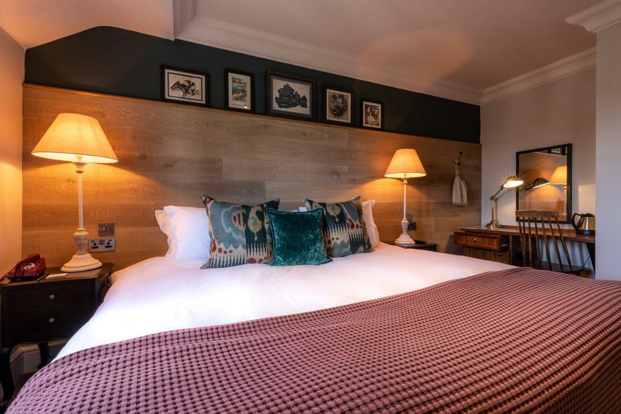 The Foley Hotel Claygate Екстериор снимка