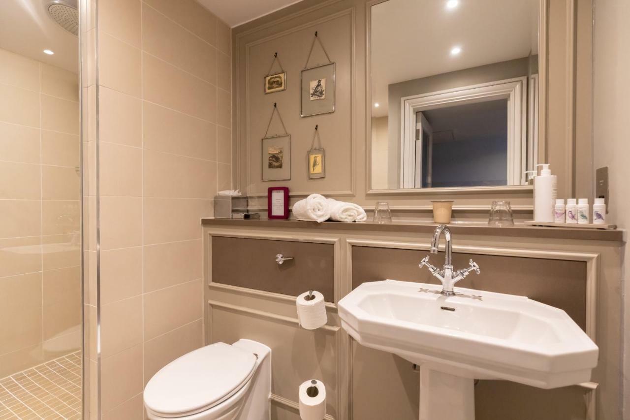 The Foley Hotel Claygate Екстериор снимка