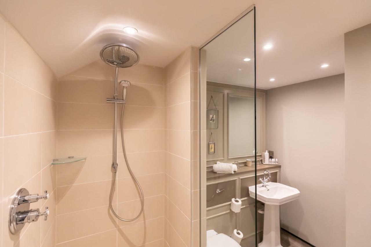 The Foley Hotel Claygate Екстериор снимка