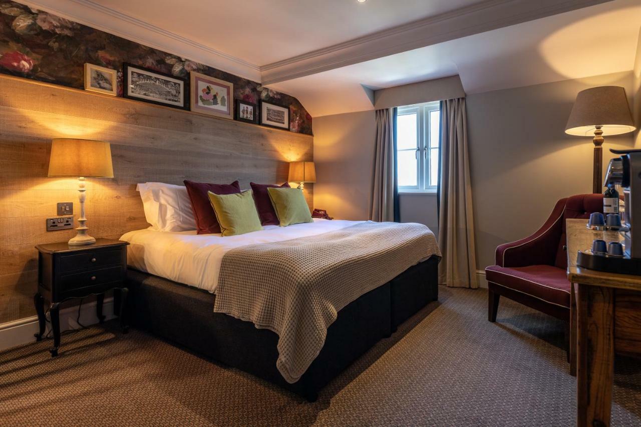 The Foley Hotel Claygate Екстериор снимка